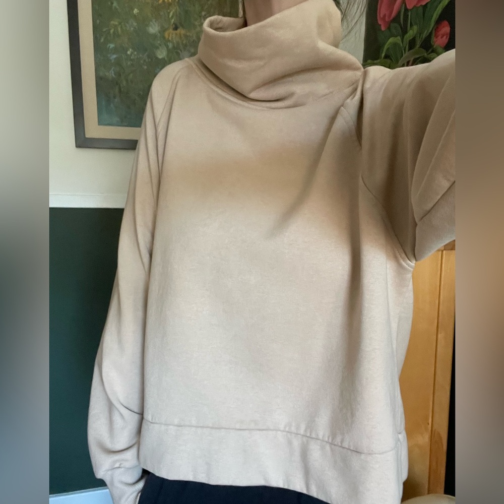 Cozy cowlneck cream sweatshirt
